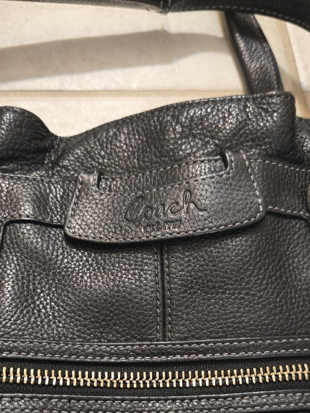 Coach Structured Black Leather Shoulder Bag - Elegant Everyday Carry - Picture 2 of 6